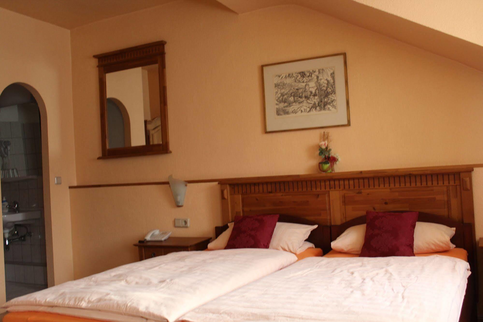 Am Roonplatz Hotel